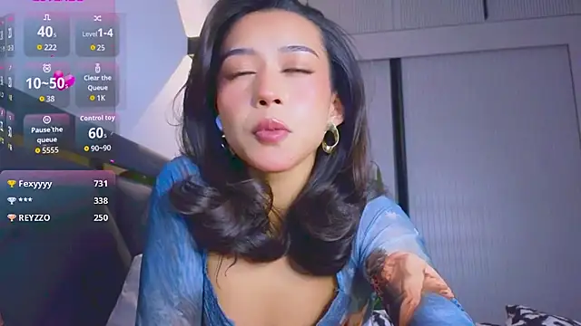 Snapshot of Mia_Tin chatting on October 2025 08:43:01 PM Mia Tin online show from October 2025 08:43:01 PM