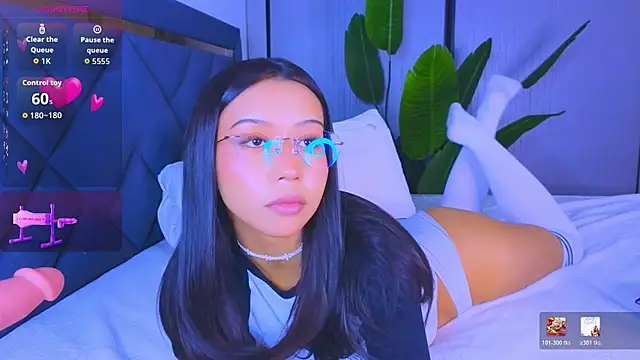 Mia Tin online show from May 2026 08:38:02 PM