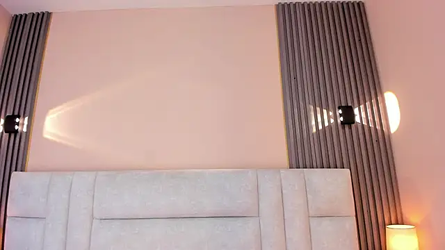 EYMI TOMSOM online show from February 2025 05:39:02 PM