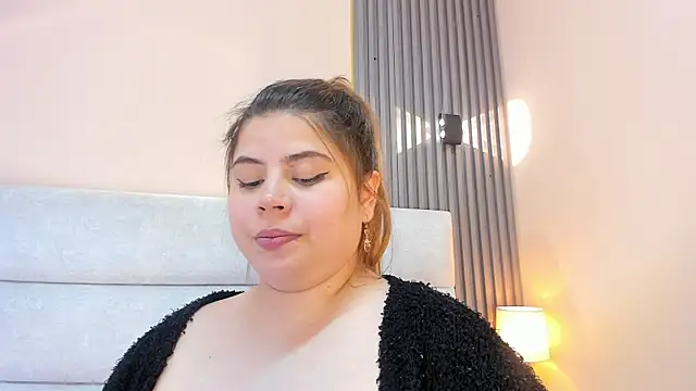 EYMI TOMSOM online show from February 2025 06:22:01 PM