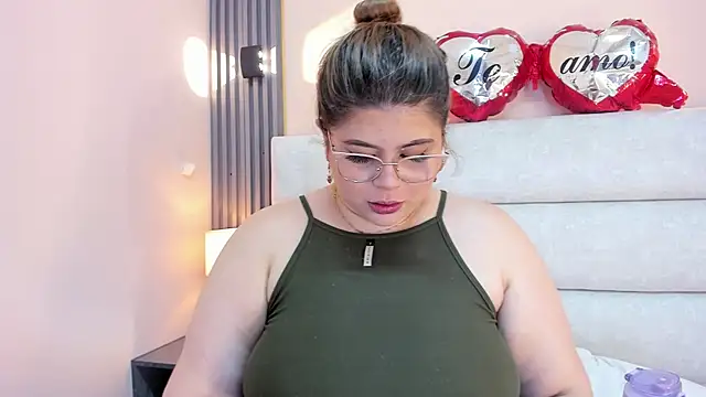 EYMI TOMSOM online show from February 2025 11:34:02 AM