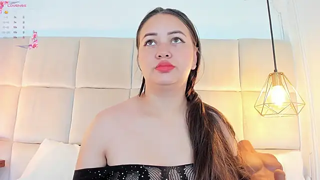 Snapshot of AnaisClark chatting on February 2025 11:27:02 AM AnaisClark online show from February 2025 11:27:02 AM