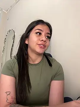 Snapshot of Alhanna_ chatting on March 2025 12:39:02 AM Alhanna online show from March 2025 12:39:02 AM