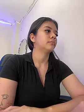 Snapshot of Alhanna_ chatting on March 2025 07:34:01 PM Alhanna online show from March 2025 07:34:01 PM