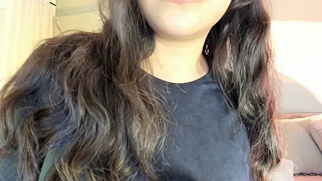 Nicolle W online show from September 2025 11:59:01 AM