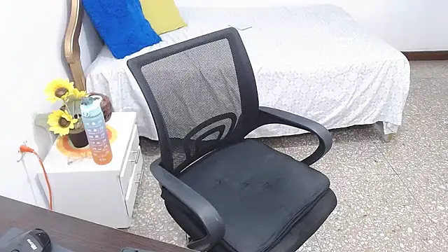 emiliaa hot online show from January 2025 12:27:02 AM