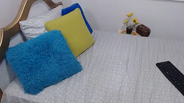 emiliaa hot online show from March 2025 10:21:02 PM