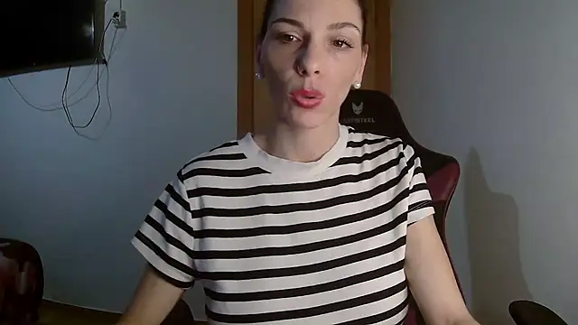 Snapshot of Vampirosa chatting on February 2026 07:42:02 PM Vampirosa online show from February 2026 07:42:02 PM