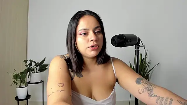 susy angel online show from November 2025 11:51:01 PM