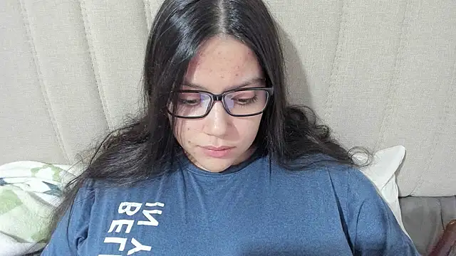 Snapshot of roniewester chatting on February 2025 02:42:02 AM roniewester online show from February 2025 02:42:02 AM