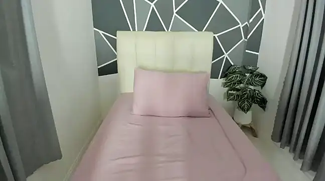 Snapshot of Sweethonjane chatting on December 2024 10:57:02 PM Sweethonjane online show from December 2024 10:57:02 PM
