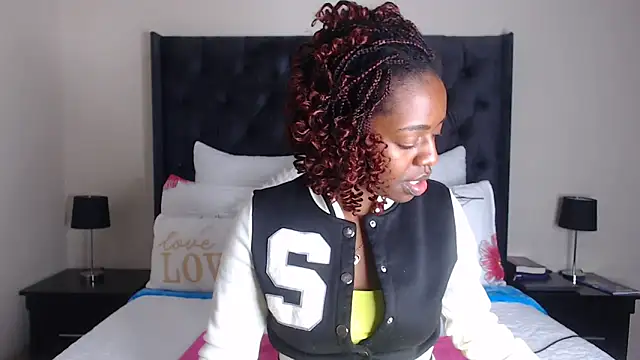 Snapshot of Sexynaughty_Gal chatting on November 2025 09:30:02 PM Sexynaughty Gal online show from November 2025 09:30:02 PM