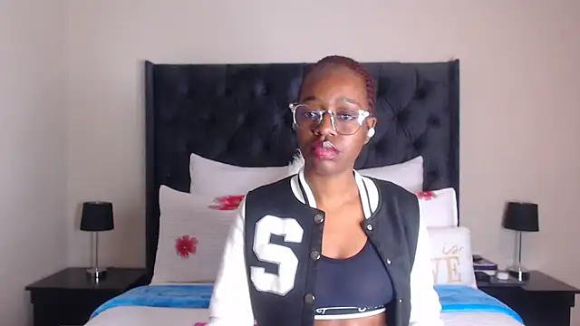 Snapshot of Sexynaughty_Gal chatting on December 2025 08:06:02 PM Sexynaughty Gal online show from December 2025 08:06:02 PM