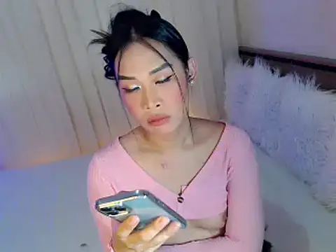 Snapshot of arilovesyou143 chatting on April 2026 01:51:02 PM arilovesyou143 online show from April 2026 01:51:02 PM