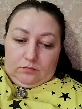 Snapshot of Rini333 chatting on October 2025 08:40:01 PM Rini333 online show from October 2025 08:40:01 PM