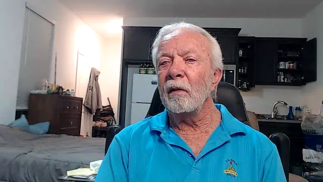 Snapshot of rockpoint69 chatting on October 2025 08:25:01 AM rockpoint69 online show from October 2025 08:25:01 AM