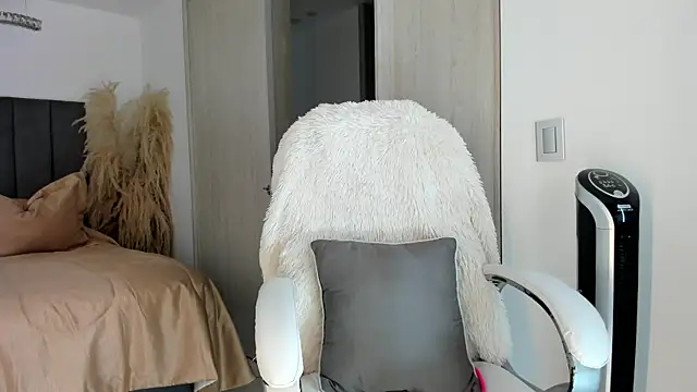Snapshot of NatalieClark chatting on February 2025 01:11:01 PM NatalieClark online show from February 2025 01:11:01 PM