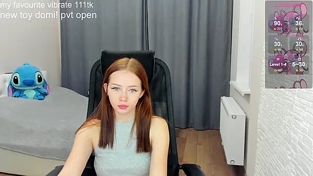 Snapshot of Hot_Mia_ chatting on December 2024 01:57:02 PM Hot Mia online show from December 2024 01:57:02 PM