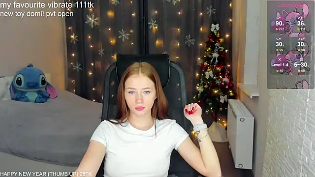 Snapshot of Hot_Mia_ chatting on December 2024 02:00:01 PM Hot Mia online show from December 2024 02:00:01 PM