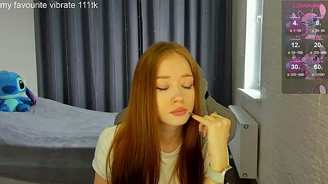 Snapshot of Hot_Mia_ chatting on March 2025 10:33:02 AM Hot Mia online show from March 2025 10:33:02 AM