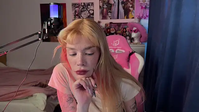 Snapshot of boobsybootie chatting on December 2024 12:33:01 PM boobsybootie online show from December 2024 12:33:01 PM