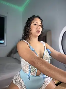 Snapshot of Shara_dreams chatting on October 2025 11:15:01 PM Shara dreams online show from October 2025 11:15:01 PM