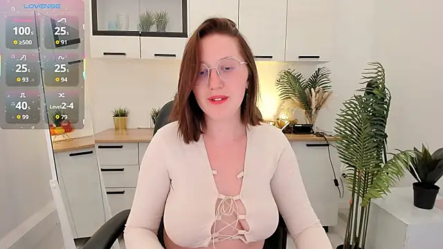 Charmy Gracy online show from April 2026 06:14:02 PM