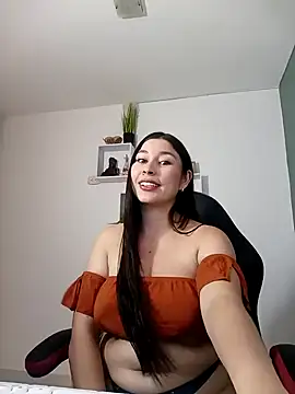 Snapshot of bella_99_ chatting on February 2025 02:47:02 PM bella 99 online show from February 2025 02:47:02 PM