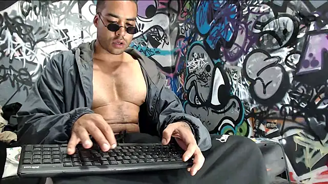 Snapshot of Justin_Frank chatting on January 2025 04:36:01 PM Justin Frank online show from January 2025 04:36:01 PM