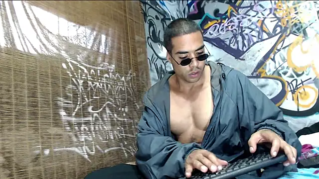 Snapshot of Justin_Frank chatting on March 2025 03:27:01 PM Justin Frank online show from March 2025 03:27:01 PM