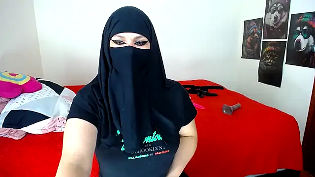 Snapshot of evelyn__salah chatting on December 2024 01:02:01 AM evelyn salah online show from December 2024 01:02:01 AM
