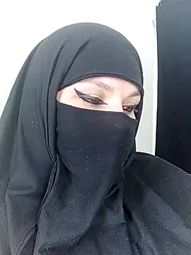 evelyn  salah online show from October 2025 10:10:01 PM