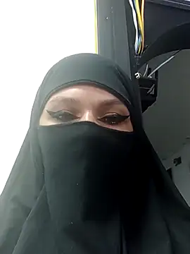 evelyn  salah online show from January 2026 10:45:01 PM