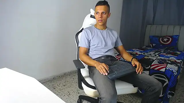 DavidAngell7 online show from February 2025 01:23:01 AM