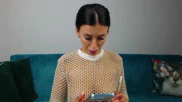 SaraDaisy online show from February 2026 06:00:02 PM