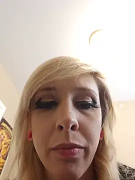 AmethystFoxx online show from June 2026 08:13:01 PM