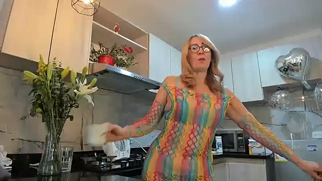 Snapshot of ashleymilf_1 chatting on January 2025 05:21:02 PM ashleymilf 1 online show from January 2025 05:21:02 PM
