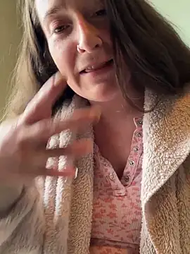 Mini And The Bear online show from May 2026 03:28:01 PM