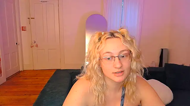ashleyblaydex online show from June 2026 06:10:02 AM