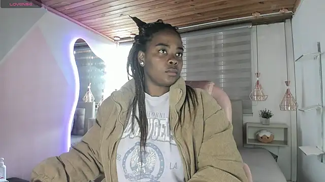 Snapshot of aleja17_xxx chatting on November 2025 08:08:01 PM aleja17 xxx online show from November 2025 08:08:01 PM