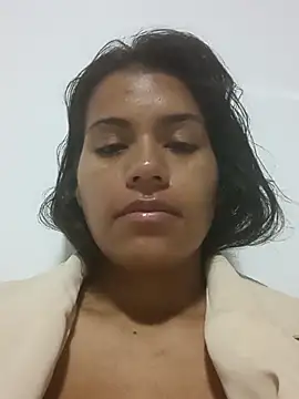 roxanamariahills  online show from April 2026 03:32:01 PM