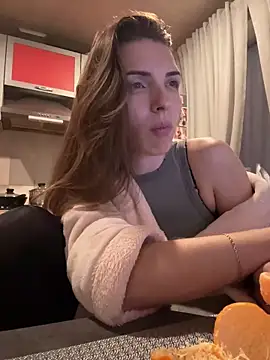 Snapshot of SeducingYoghourt chatting on January 2025 04:05:01 PM SeducingYoghourt online show from January 2025 04:05:01 PM