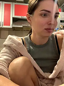 Snapshot of SeducingYoghourt chatting on November 2025 05:02:01 PM SeducingYoghourt online show from November 2025 05:02:01 PM