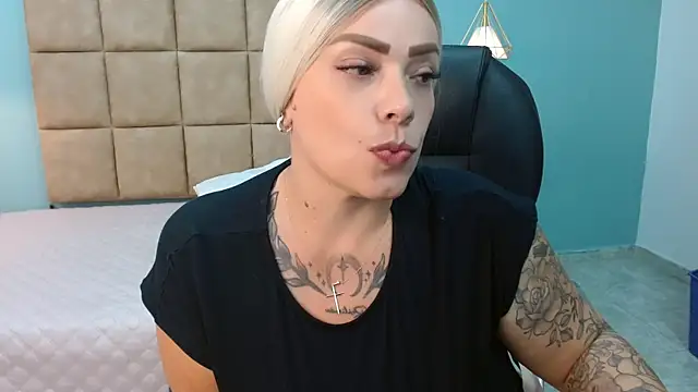 Snapshot of natalygolden69 chatting on March 2025 12:52:02 PM natalygolden69 online show from March 2025 12:52:02 PM