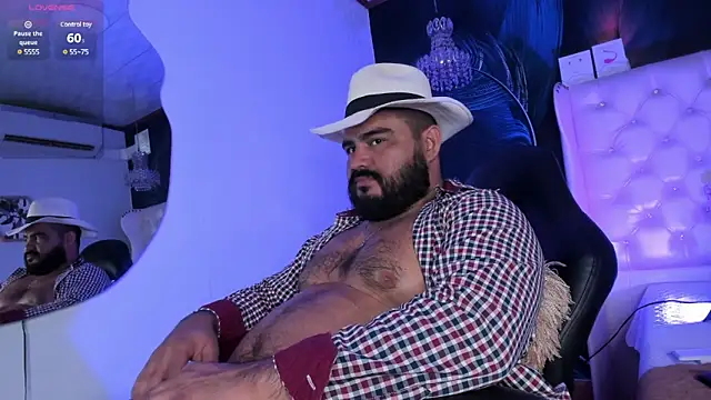 Snapshot of MichaelBear_ chatting on February 2025 03:31:02 PM MichaelBear online show from February 2025 03:31:02 PM