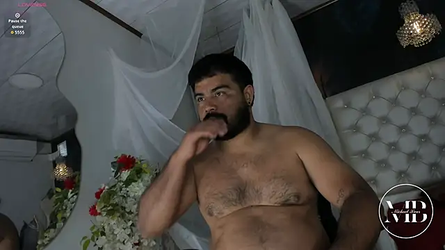 Snapshot of MichaelBear_ chatting on September 2025 02:28:01 PM MichaelBear online show from September 2025 02:28:01 PM