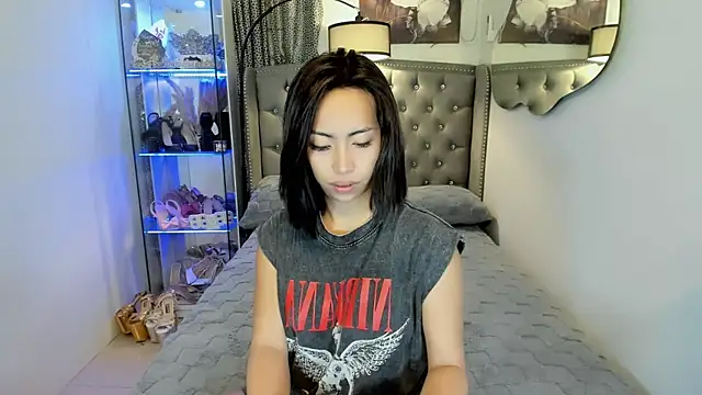 Snapshot of reighnempress chatting on October 2025 02:20:01 AM reighnempress online show from October 2025 02:20:01 AM