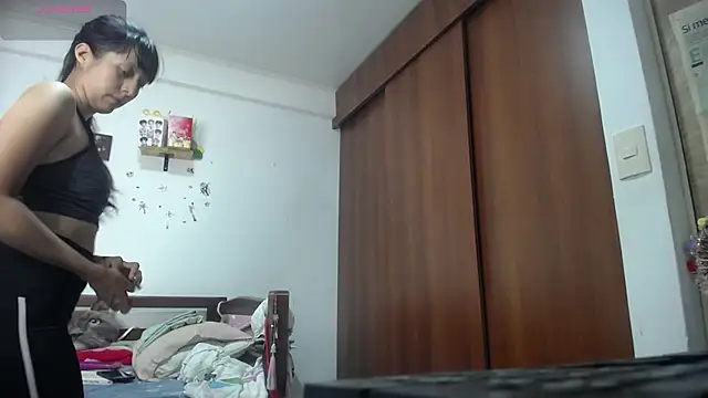 Moon lunita online show from November 2025 11:38:02 PM