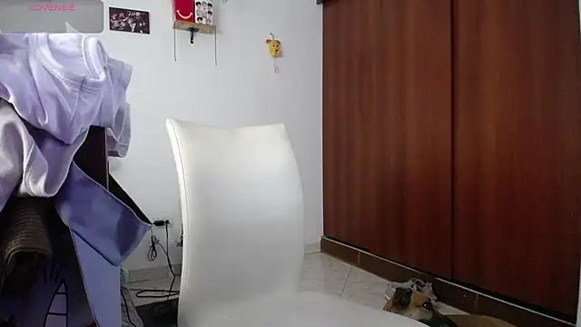 Moon lunita online show from February 2026 09:13:02 PM