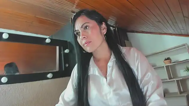 Snapshot of Tania_mature chatting on January 2025 07:10:02 PM Tania mature online show from January 2025 07:10:02 PM